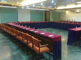 Oyo 15791 Flagship Hotel Executive Hazratganj Lucknow Exterior foto